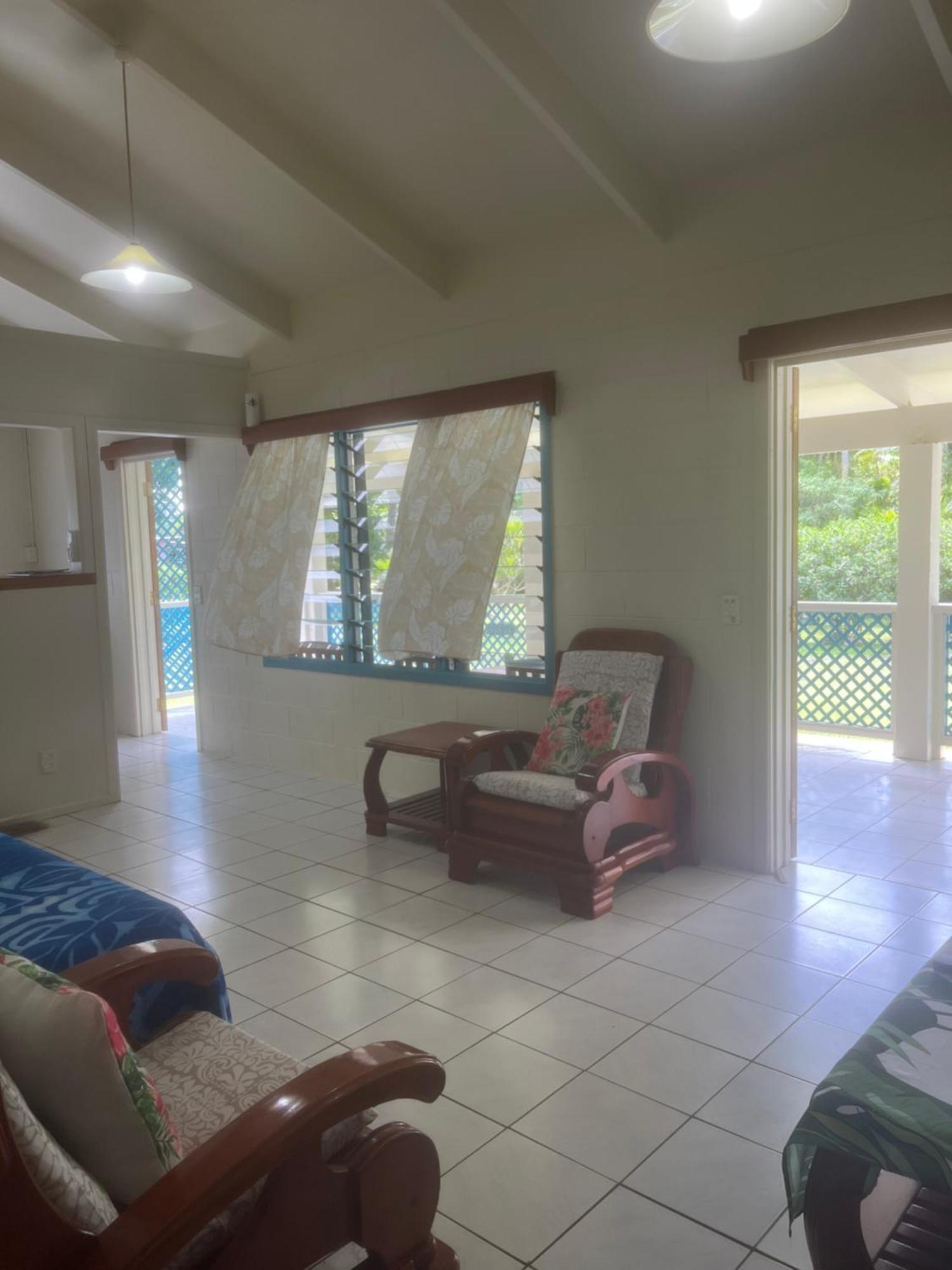 Sharnytas Guesthouse Air Conditioned Avarua Exterior photo
